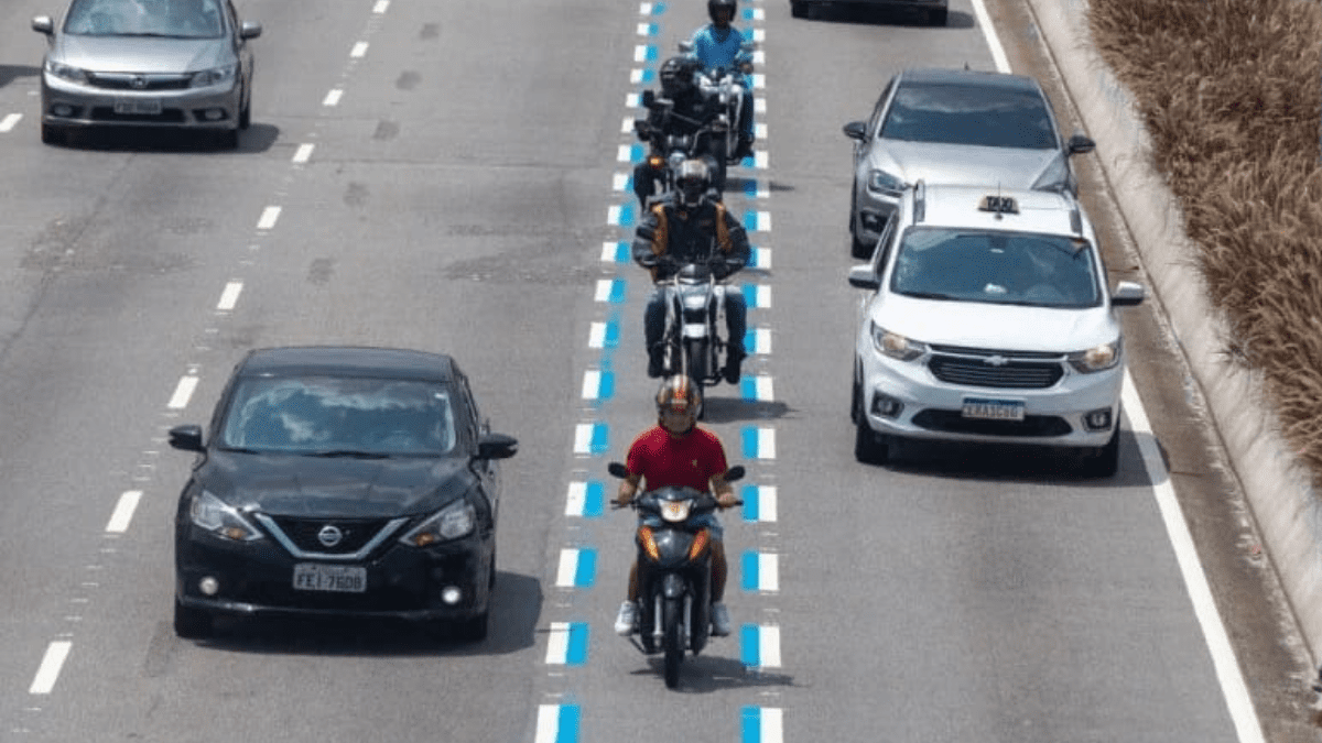 Faixa Azul em Feira muda o trânsito, mas ruas estreitas preocupam motoristas 5 Faixa Azul em Feira muda o trânsito, mas ruas estreitas preocupam motoristas