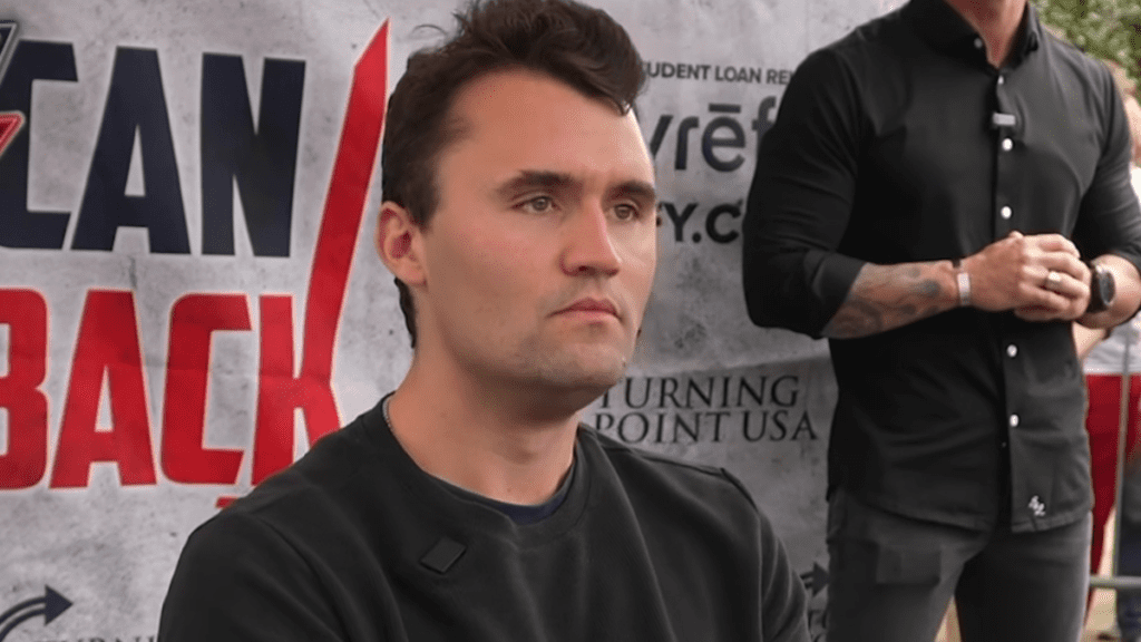 Peninha gera indignação ao comemorar morte de ativista conservador 2 Charlie Kirk foi brutalmente assassinado por simpatizante da extrema-esquerda e foi comemorado por escritor brasileiro, Peninha - Foto: divulgação Instagram