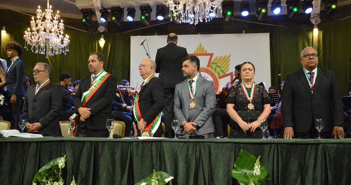 Solenidade marca entrega de medalhas da Ordem Municipal do Mérito em Feira de Santana - Foto: Washington Nery