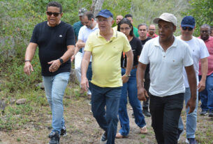 Prefeito visita Morro de Pé de Serra e vê potencial turístico, esportivo e religioso