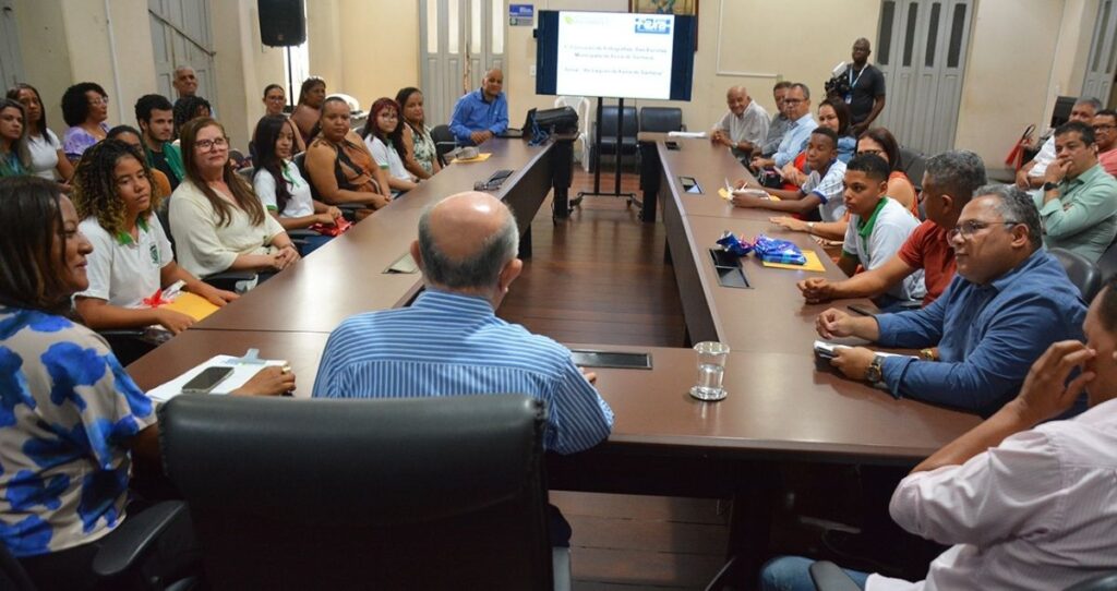 Prefeitura de Feira de Santana premia jovens talentos no 1º Concurso de Fotografia de Lagoas 2 Prefeitura de Feira de Santana premia jovens talentos no 1º Concurso de Fotografia de Lagoas - Foto: Jorge Magalhães