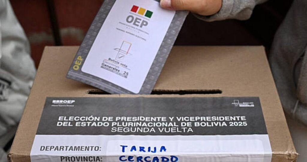 Rodrigo Paz é eleito presidente da Bolívia e encerra 20 anos da esquerda 2 Rodrigo Paz é eleito presidente da Bolívia e acaba com 20 anos de esquerda - Foto: AIZAR RALDES/AFP via Getty Images