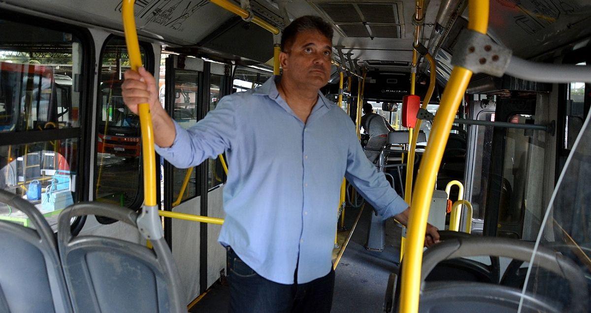 Vistoria anual da frota de ônibus de Feira segue até 30 de novembro 17 Vistoria anual da frota de ônibus de Feira segue até 30 de novembro