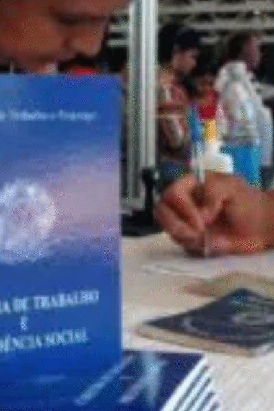 Jovens priorizam salário e oportunidades de crescimento no trabalho 71 Jovens priorizam salário e oportunidades de crescimento no trabalho