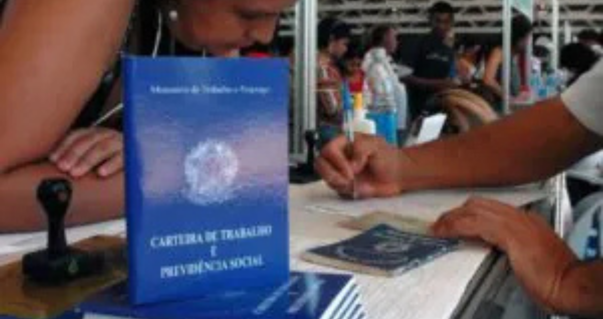 Jovens priorizam salário e oportunidades de crescimento no trabalho