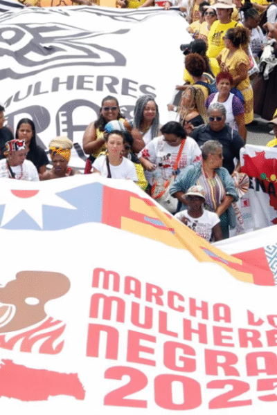 Mulheres pretas dormem em baias durante caminhada por “Reparação e Bem-Estar” 69 Mulheres Pretas São Forçadas a Dormir em Baias em Caminhada por “Reparação e Bem-Estar”